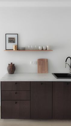 the kitchen counter is clean and ready for us to use