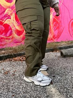 New balance 9060 sea salt, 9060, sneakers, sneakerhead, cargo pants, cargos, casual wear, everyday wear, casual outfit, plus size, ootd, kicks, grwm, outfit idea, black girl, style Cozy Baddie, Plus Size Cargo Pants Outfit, 9060 Outfit, Plus Size Ootd, Cargo Outfit