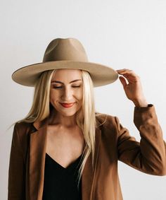 Everyday Leather Fedora With Flat Brim, Fall Fur Felt Hat With Flat Crown, Beige Fur Felt Hat With Flat Brim, Classic Brown Felt Hat For Everyday, Beige Fur Felt Flat Brim Hat, Beige Flat Brim Fur Felt Hat, Beige Fur Felt Hat For Fall, Modern Felt Hat With Curved Brim For Fall, Modern Curved Brim Felt Hat For Fall