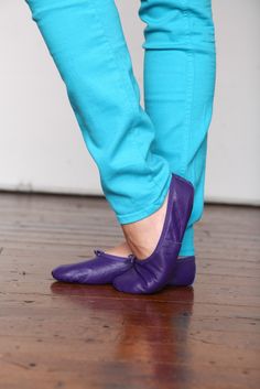 Shoe Design Ideas, Purple Ballet Flats, Barre Workouts, Leather Ballet Shoes, Ballet Shoe, Pointy Toe Shoes, Ballet Clothes, Ballerina Shoes Flats, Street Shoes