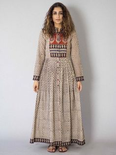 Front Pleated Kurti Designs, Red Kurti, Girls Kurti, डिजाइनर कपड़े, Salwar Designs, Kurta Neck Design, Cotton Kurti Designs, Salwar Kamiz, Kurti Design