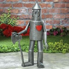 The Wizard of Oz "Tin Man with A Heart" Woodsman Metal Garden Sculpture | eBay Tin Woodman, Tin Can Man, Metal Sculptures Garden, Tin Can Art, Aluminum Can Crafts, Tin Can Crafts, Tin Man, Garden Statue, Outdoor Statues