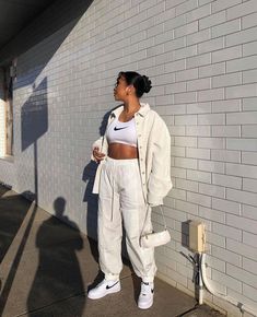 Mode Adidas, Plus Size Streetwear, Highsnobiety Fashion, Cord Shirt, Tomboy Style Outfits, Urban Lifestyle, Streetwear Fashion Women, Swag Style, Tomboy Fashion