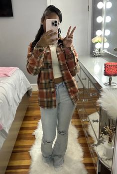 Cute Back To School Outfits Black, Outfit Ideas Winter Black Women, Outfit Ideas Thick, Birthday Party Outfits Casual, Winter Outfits Teen, Legging Jeans Outfit, Winter Fits For School, Simple School Outfits, Picture Day Outfit Ideas