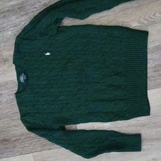 Polo By Ralph Lauren Cable Knit Sweater. Rich Emerald Green. New Without Tags. Medium 10-12 Green Cable Knit Tops For Winter, Green Cotton Polo Sweater For Winter, Green Cable Knit Long Sleeve Tops, Green Long Sleeve Cable Knit Tops, Fitted Sweater For Fall, Green Crew Neck Cotton Polo Sweater, Green Cotton Cable Knit Sweater, Green Cotton Cable Knit Top, Green Cable Knit Cotton Top