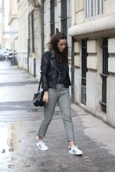 Houndstooth Outfit, Looks Adidas, Look Legging, Office Outfits Women, Business Casual Outfits For Work, Outfit Mujer, Elegante Casual, Event Outfit, Looks Black