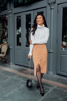 Outfit With Turtleneck, White Turtleneck Outfit, How To Style Turtleneck, Skater Skirt Outfit, Turtleneck Sweater Outfit, Best Business Casual Outfits, Turtleneck Outfits, Pencil Skirt Work, White Turtleneck Sweater