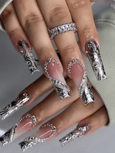 Prata  Collar  ABS  Unhas 3D Embellished Silver Nail Glitter, Y2k Nails With Gems, Blinged Out Birthday Nails, Silver Diamond Nails, Nails Dramatic, Baddy Nails, Silver Nails Acrylic, Silver Acrylics, Burgundy Acrylic Nails