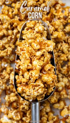 A metal scoop filled with caramel corn, held over a larger pile of caramel corn. Microwave Caramel Corn, Recipe For Caramel, Caramel Recipe Easy, Microwave Caramels, Homemade Caramel Corn, The Food Charlatan