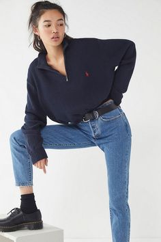 Sweater Poses, Millennials Fashion, Urban Outfitters Clothes, Urban Renewal, Wardrobe Outfits, Polo Sweater, Mode Inspo, 가을 패션, Zip Up Sweater