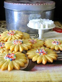 some cookies that are sitting on a table