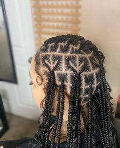 Knotless braids with hearts, heart braids Star Cornrows Braids, Heart Fulani Braids, Heart Braids Hairstyle, Cornrow Heart, Hairstyle Ideas For Black Women, Heart Braids, Cutest Hairstyles, Feed Ins, Future Hairstyles