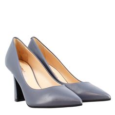 Pointed toe décolleté in light blue leather , 100% Made in Italy.

8cm high heel

 A sober and elegant item, perfect for any occasion Color Celeste, Handmade Shoes, Cut And Color, Womens Heels, Blue Leather, Made In, Vienna, Shoes Online, High Heel