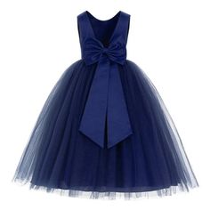 This gorgeous flower girl dress features a open back satin bodice with elegant tulle skirt. The waistline is delicately decorated with a removable satin tiebow. The elegant tulle skirt has 6 layers, top 3 layers are made of tulle. 4th is layer of soft satin, 5th layer is a netting attached to the 6th layer for additional fullness, the 6th layer is a satin lining to bring comfort to your little girl while wearing the dress. Perfect for princess party, wedding, holiday, theme party, ceremony, birt Navy Blue Flower Girl Dresses, Long Chiffon Evening Dress, Navy Blue Wedding Theme, Flower Girl Dresses Navy, Dress For Wedding Guest, Dark Blue Wedding, Flower Girl Dresses Blue, Satin Flower Girl Dress, Tulle Flower Girl Dress