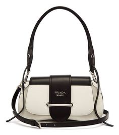 Designer Handbags Prada, Handbag Trends, Bag Prada, Perfect Handbag, Best Handbags, Vintage Mode, Prada Designer