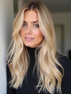 29 Golden Blonde Hair Color Ideas Gold Blonde Hair, Light Golden Blonde, Blonde Style, Highlights Curly