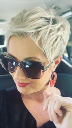 Funky Short Hair, Crop Hair, Short Hair Pixie Cuts, Super Short Hair, Short Grey Hair, Edgy Short Hair, Short Choppy Hair, Sassy Hair, Haircut For Thick Hair