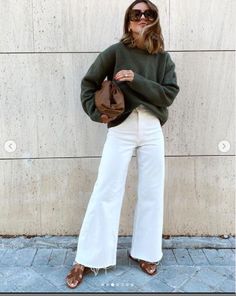 Fall Outfits For Long Torso, Classic Outfit Inspiration, Madewell Inspired Outfits, 2023 Nyc Street Style, Edgy Chic Minimalist Style, Neutral Style Fashion Minimal Classic, Classic Modern Fashion, Buissnes Casual Outfits Woman Midsize, French Countryside Aesthetic Outfits