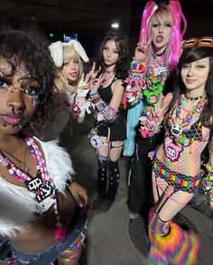 Rave Fit, Rave Fits, Scene Outfits, Rave Girl, Rave Fashion, Gyaru Fashion, Scene Fashion, Scene Kids, 2000s Fashion Outfits