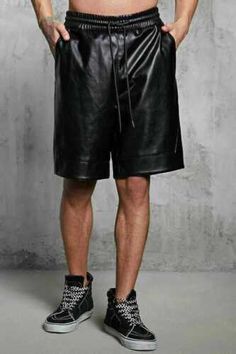 ad eBay - Find many great new & used options and get the best deals for New Men's Black 100% Genuine Lambskin Leather Shorts Pant Party Wear & Club MML at the best online prices at eBay! Free shipping for many products! Leather Pants Style, Outfits Quotes, Black Leather Shorts, Stylish Activewear, Streetwear Mode, Leather Pant, Short Models, Sports Gym, Shorts Men