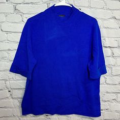 Nwt Ann Taylor Cobalt Blue Knit Sweater Top Xl Pit To Pit: 22” L: 25” 81% Cotton, 19% Nylon New With Tags Ann Taylor Blue Knit Top. This Sweater Top Is Short Sleeved With A Closed Mockneck. It Is Chunky Knit And Perfect For Layering Cute And Warm Outfits. This Color Would Pair So Great With A Pair Of Brown Knee High Boots. #Cobalt #Knittop #Momcore Oversized Blue Turtleneck Top, Blue Oversized Turtleneck Top, Blue Short Sleeve Winter Sweater, Blue Crew Neck Sweater For Work, Blue Turtleneck Tops For Layering, Blue Relaxed Fit Sweater For Work, Cobalt Blue Sweater, Blue Knit Top, Brown Knee High Boots