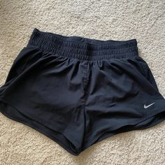 Nike Running Shorts - Nwot Nike Running Shorts Women, Cute Running Shorts, Casual Preppy Outfits, Nike Running Shorts, Shorts Nike, Clothing Inspiration, Christmas 2024, Shorts Athletic, Nike Running