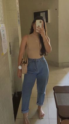 Look Com Mom Jeans, Outfits Bonitos Juveniles, Ideas De Outfits Juveniles, Cute Comfy Outfits, Work Looks