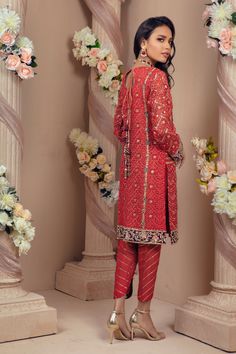 Organza Shirt, Designer Outfit, Wedding Festivities, Pure Chiffon, Chiffon Dupatta, Pakistani Designers, Thread Embroidery, Silk Dupatta, Chiffon Shirt