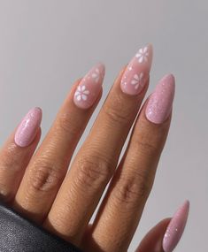 Pink Winter Nails, Nail Polish Art Designs, Pink Nail Colors, Pink Winter, July Nails, Soft Nails, Pink Nail Designs, Winter Nail Designs, Trendy Nail Design