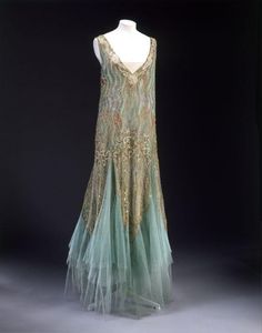 House Of Worth Gowns, Chiffon Evening Dresses, Long Evening Gowns, Estilo Art Deco, Historical Dresses