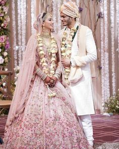 Indian Wedding Lehngas, Indian Bridal Couple Outfit, Lenhga Design For Bride, Bridal Latest Lehnga Designs, Pink Lehnga Outfit Wedding, Pink Lehenga Engagement, Bride Indian Wedding Outfits, Designer Bridal Lehenga Unique, Bridal Lengha Designs Latest