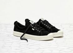 OCA Low Black Canvas Sneaker Women Sneaker For Women, Canvas Sneakers Womens, Low Top Sneakers, Suede Sneakers, Black Sneakers, Athletic Fashion, Canvas Sneakers, Black Canvas, Black Sneaker