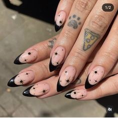 Black Nail Inspiration, Black Nails Ideas, Unique Manicure, Bat Nails, Black Halloween Nails, Ring Finger Nails, Halloween Manicure, Witchy Nails, Goth Nails