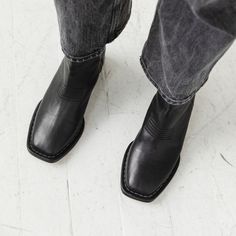 The West Boot [Black]
– E I T H E R / O R 2 Block, Ankle Heels, Carbon Neutral, Flat Boots, Black Star, Leather Care, Boots Shoes, Vegetable Tanned Leather, Soft Suede