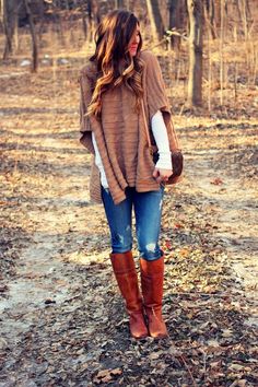 Love this entire outfit! Pancho Outfit Fall Chic, Pancho Outfit, Women Cowgirl Boots, Fall Chic, Outfit Fall, Outfits For Women, Looks Chic, Mode Vintage, Fall Looks