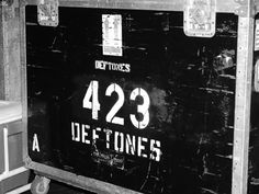 an old black and white photo of a box with the number 423 dettones on it