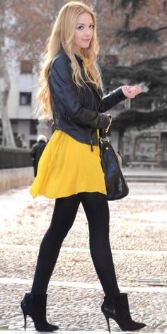 Mode Rockabilly, Black Tights Outfit, Elegante Casual, Mode Casual, Outfit Trends, Tights Outfit, Black And Yellow, Black Tights, Mode Inspiration