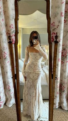 Prom Dress Long Sleeves, Prom Dress Long Sleeve, Lace Long Prom Dress, Prom Dress Long, Pretty Wedding Dresses, Estilo Hippie, Dream Wedding Ideas Dresses, Dress Long Sleeves, Prom Dress Inspiration