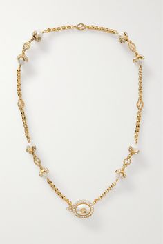 Gucci's necklace has the charm of a pretty antique. The belcher chain links are interspersed with monogram charms and faux pearls that are framed with shimmering crystals. Gucci Necklace Gold, Gucci Necklace, Bridal Pearl Necklace, Pearl Necklace Vintage, Pearl Necklace Wedding, Long Pearl Necklaces, Gucci Jewelry, Chain Links, Faux Pearl Necklace