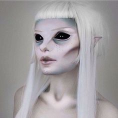 Amazing but creepy makeup job! Alien Make-up, Makeup Jobs, Alien Halloween, Prosthetic Makeup, Horror Make-up