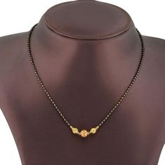 #nallapusalu
#blackbeeds Malabar Gold Jewellery Necklaces, Small Mangalsutra Designs Gold, Malabar Gold Jewellery, Thali Designs, Necklaces Indian