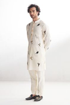 Buy Ivory 100% Tencil Satin Embroidery Mughal Bird Kurta And Pyjama Set For Men by Agraj Jain Online at Aza Fashions. Unstitched Embroidered Off White Bandhgala, Diwali Silk Kurta With Naqshi, Off White Raw Silk Sets For Eid, Silk Straight Kurta With Naqshi Detailing, Ceremonial Off White Chikankari Embroidery Sets, Ceremonial Off White Sets With Chikankari Embroidery, Ceremonial Off White Chikankari Sets, Ceremonial Off-white Chikankari Sets, Festive Cotton Silk Sets With Naqshi Details