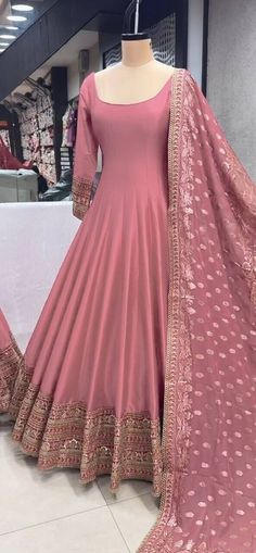 Fashion Indian Outfits, Simple Dress Casual, Indian Wedding Gowns, Long Frock Designs, Party Wear Dress, Wedding Party Wear, Simple Gowns, Fashion Indian, Dress Salwar Kameez