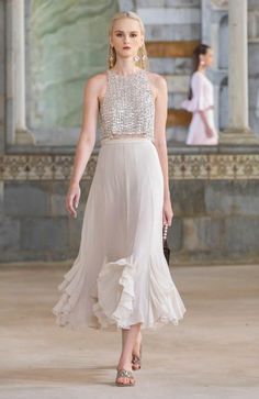 George Hobeika 2022, George Hobeika, Shining Dress, Gonna In Tulle, Pakaian Feminin, Elegant Dresses Classy, Georges Hobeika, Couture Gowns