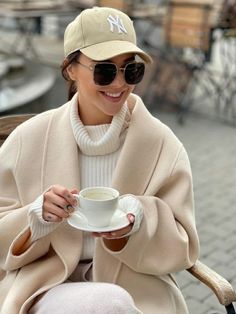 Moda Paris, Elegante Casual, Wonderful Day, Winter Fashion Outfits, Elegant Outfit, Outfits Casuales, Travel Outfit