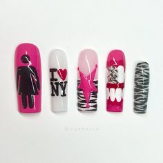 @dzknails on insta Rapper Nails Ideas, Maroon Nails Y2k, Iconic Nails Design, Lip Nails Designs, Nail Art Drawing Designs, I Love Ny Nails, Creative Nail Designs Unique, Roblox Nails