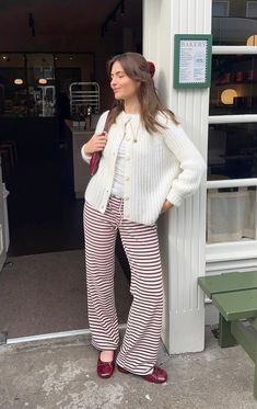 Office Autumn Outfits Women, Nanny Outfits Casual, Dharma And Gregg Outfits, Fall Pant Outfits, Frumpy Aesthetic, Tweed Outfit Ideas, Danish Outfit Aesthetic, Funky Feminine Style, Anthropologie Outfits 2024