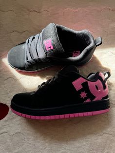 #shoes #pink #DC Black Shoes Outfit Women, Dc Shoes Outfit Street Style, Black Dc Shoes Outfit, Pink Dc Shoes Outfit, Black And Pink Shoes, Pink And Black Shoes, Pink And Black Sneakers, Dc Shoes Aesthetic, Black And Pink Jordans