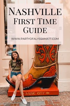 Nashville (or NashVegas as I like to fondly call it) is the best! This is my First Timer's Guide to Nashville with everything you need to know, all the do's and don'ts, where to stay, etc. Enjoy! I also include free Google Maps Lists for my favorite spots + Instagrammable Spots. They are easy to download right to your phone in a few clicks. #nashville #nashvilletn #firsttimeinnashville Tennessee Travel, Tennessee Vacation, Destination Ideas, Us Road Trip