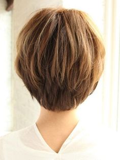 Short Haircuts for Women Over 50 Back View - Bing images Bleach Hair, Wedge Haircut, Hair Doctor, Hair Metal, Haircuts For Women Over 50, Moisture Hair, Shea Moisture, Cute Short Haircuts